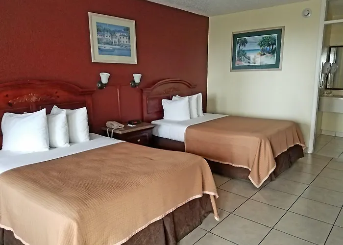 Clearwater Hotel 2*