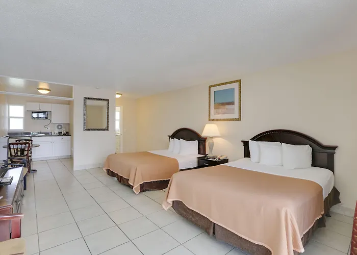 Hotel Clearwater 2*