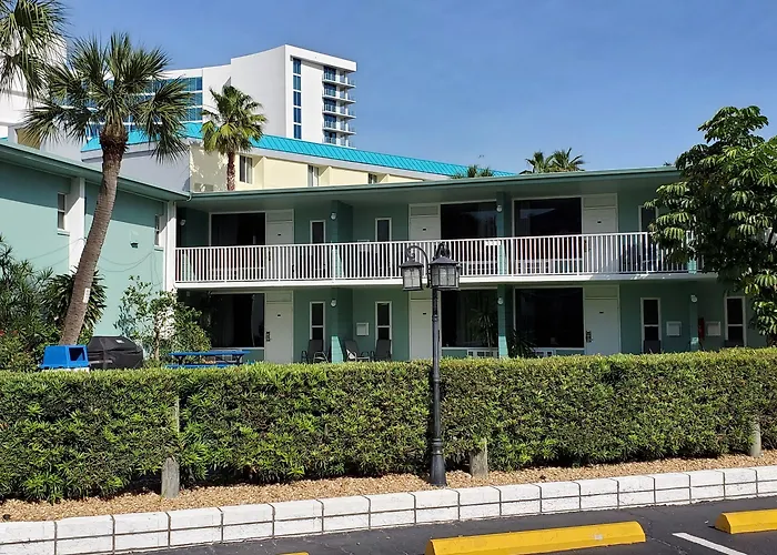 Clearwater Hotel 2*