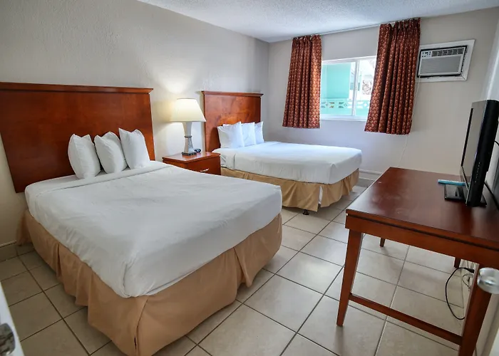 Clearwater Hotel 2*
